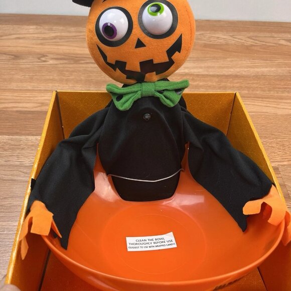 Spooky Village Animated Candy Bowl Halloween Pumpkin Man 12" Dish NEW - Picture 9 of 9